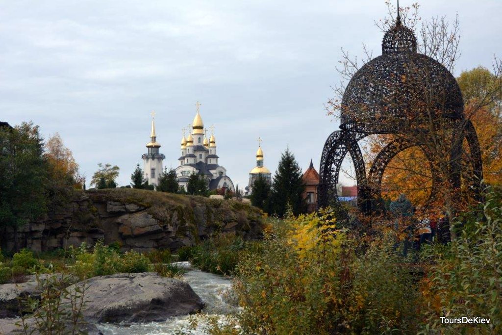 "Чарівна" альтанка