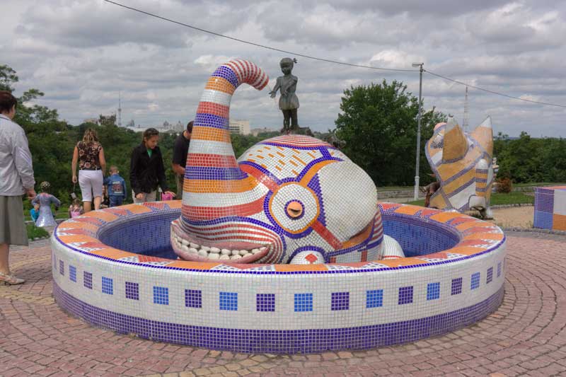 Дитячий майданчик на Пейзажній Алеї