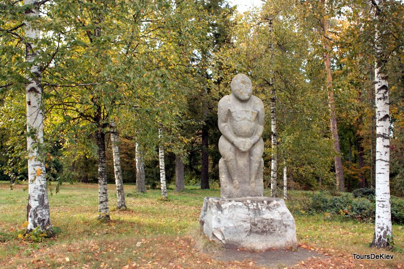 Екскурсія в Сокиринці і Тростянець